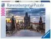 Praha: Procházka po Karlově mostě 1000 dílků 2D Puzzle;Puzzle pro dospělé - Ravensburger