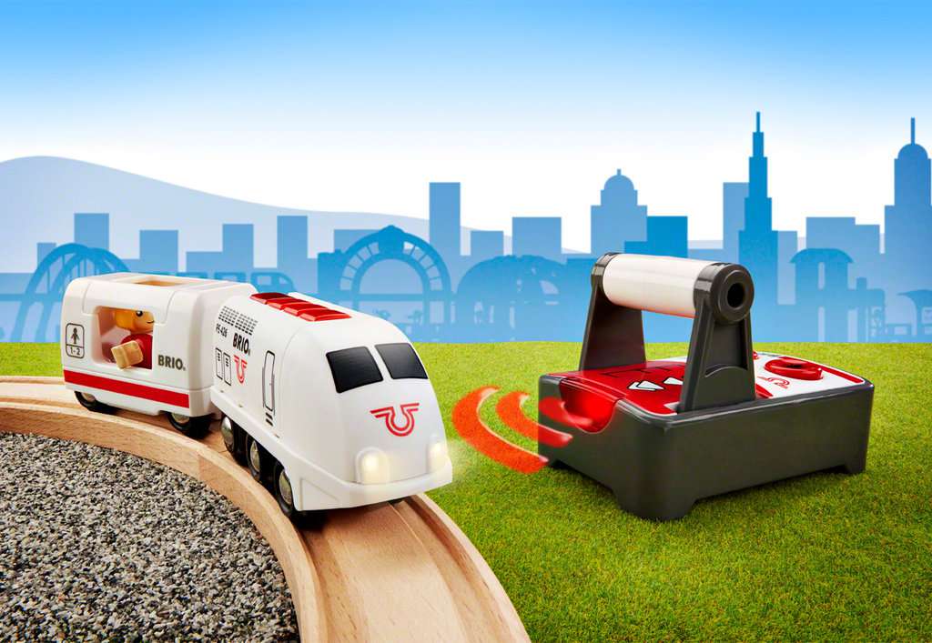 Brio World Express Reisezug Travel Eisenbahnzug Spielzeug Elektrische Lokomotive 